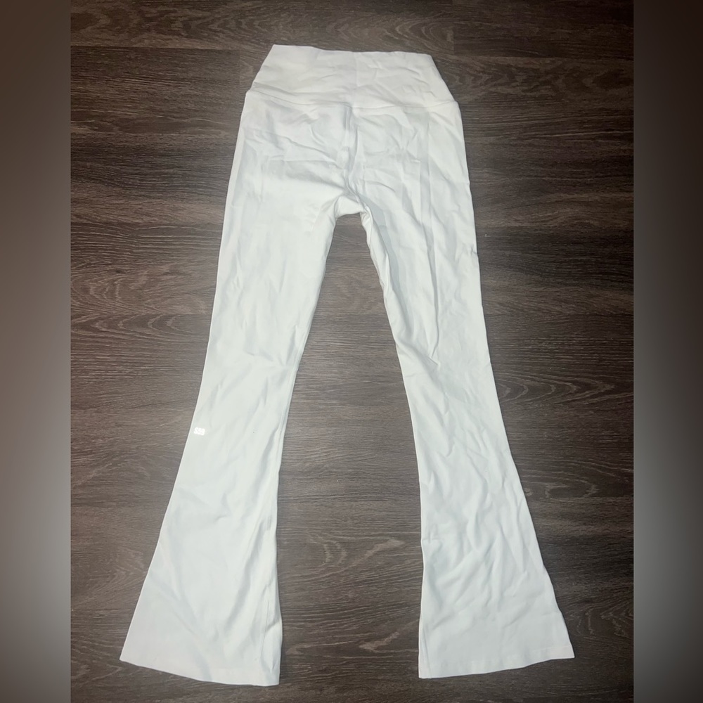 Splits 59 White flare leggings